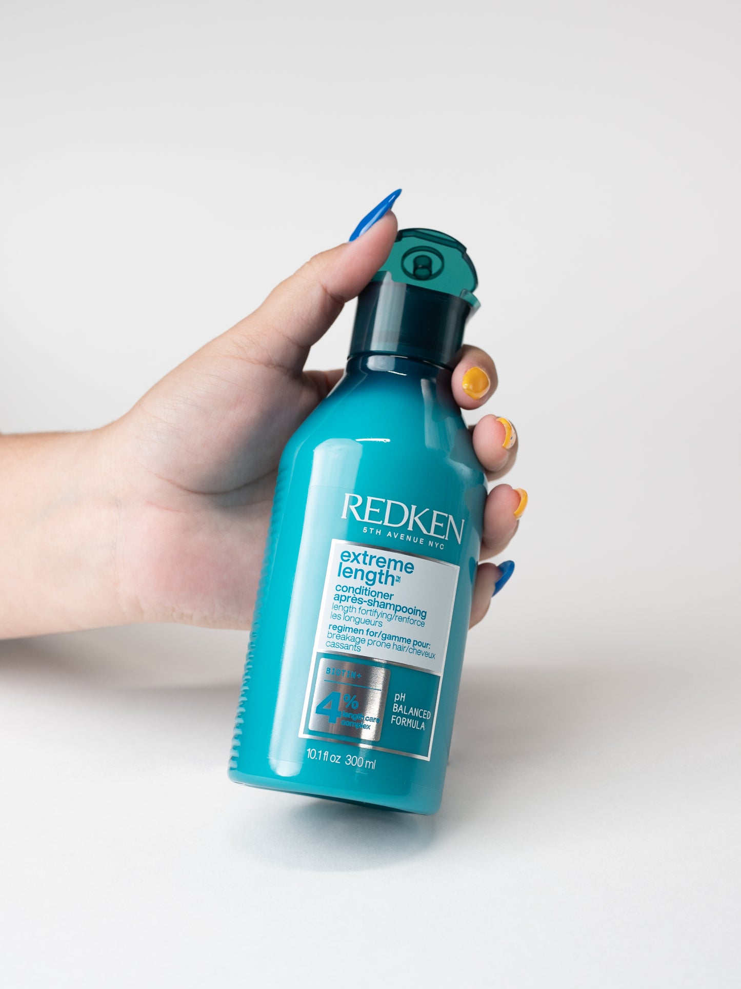 Redken Extreme Length Conditioner is infused with Biotin 300ML